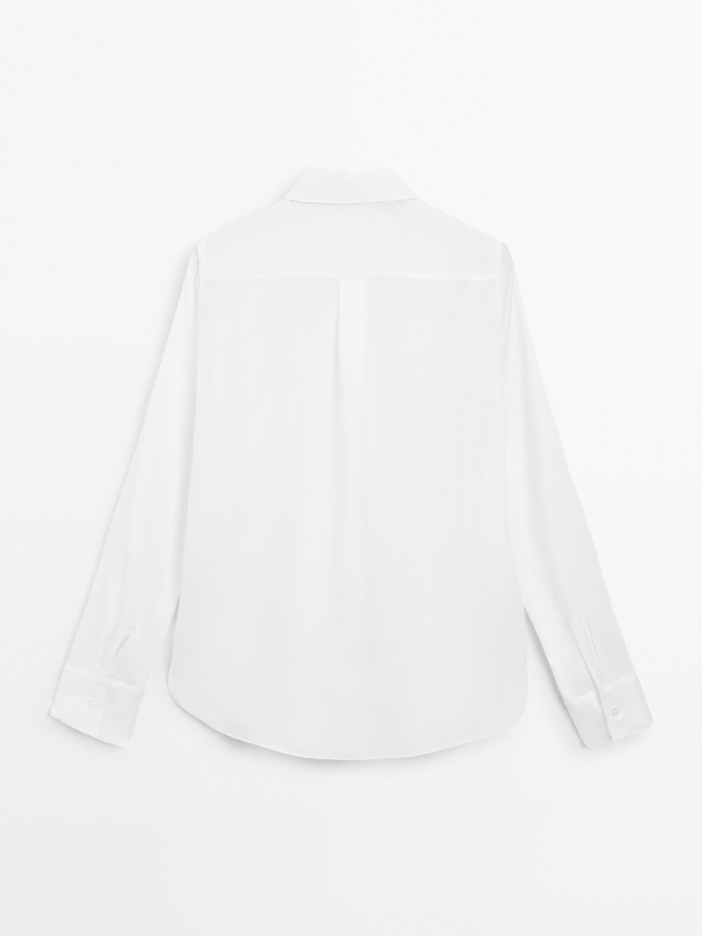Flowing shirt with collar